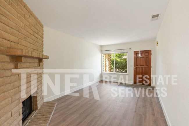 Building Photo - 9140 Nasreen Dr