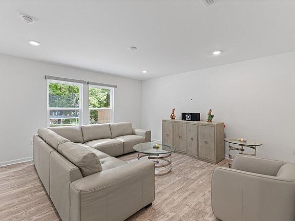 Building Photo - Build Equity While Leasing - Lease and Own...