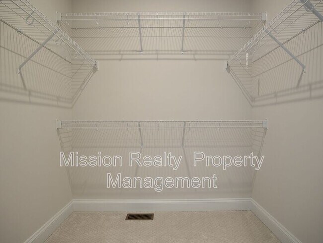 Building Photo - 1724 Old Brick Rd