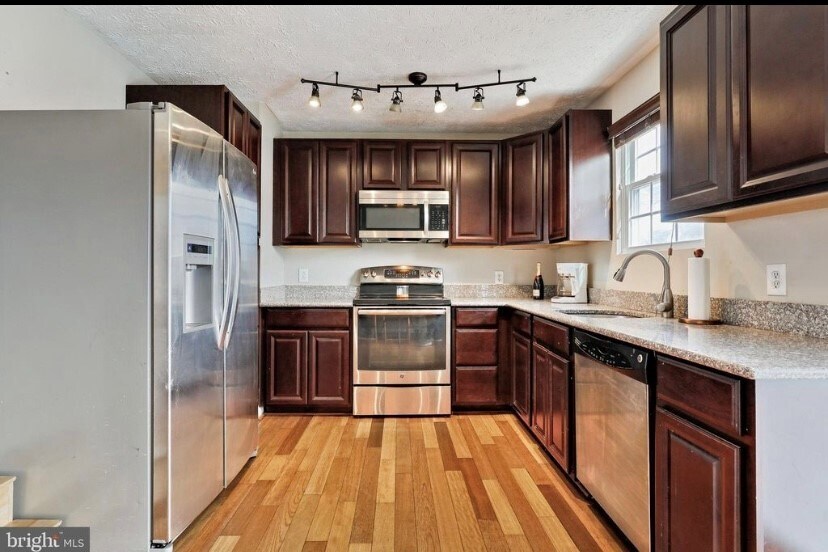 Building Photo - 7867 Pepperbox Lane