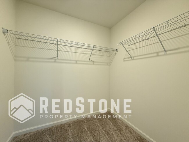 Building Photo - 194 Parker Ln