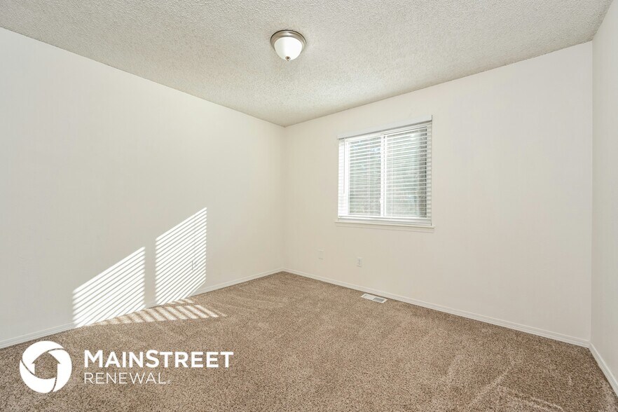 Building Photo - 17476 E Plateau Dr