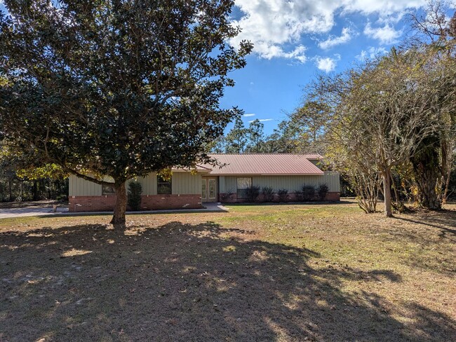 Primary Photo - 3/2/2 Pine Ridge Pool Home