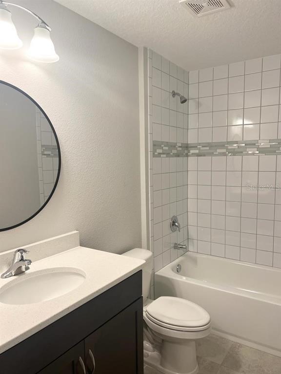 Building Photo - 36 Ryapple Ln