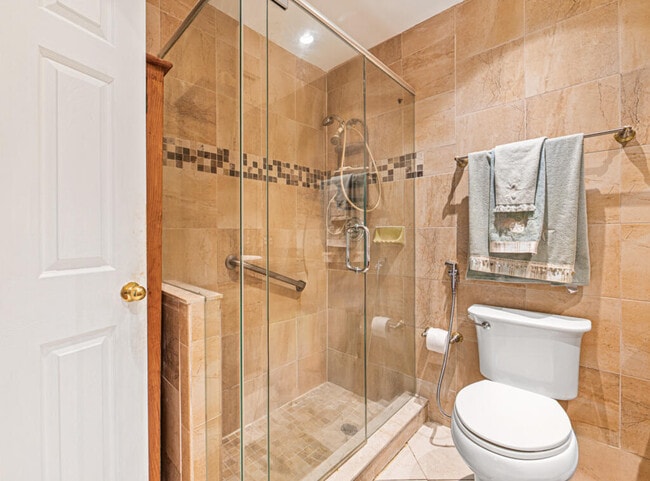 Building Photo - 1242 Wyndcliff Dr