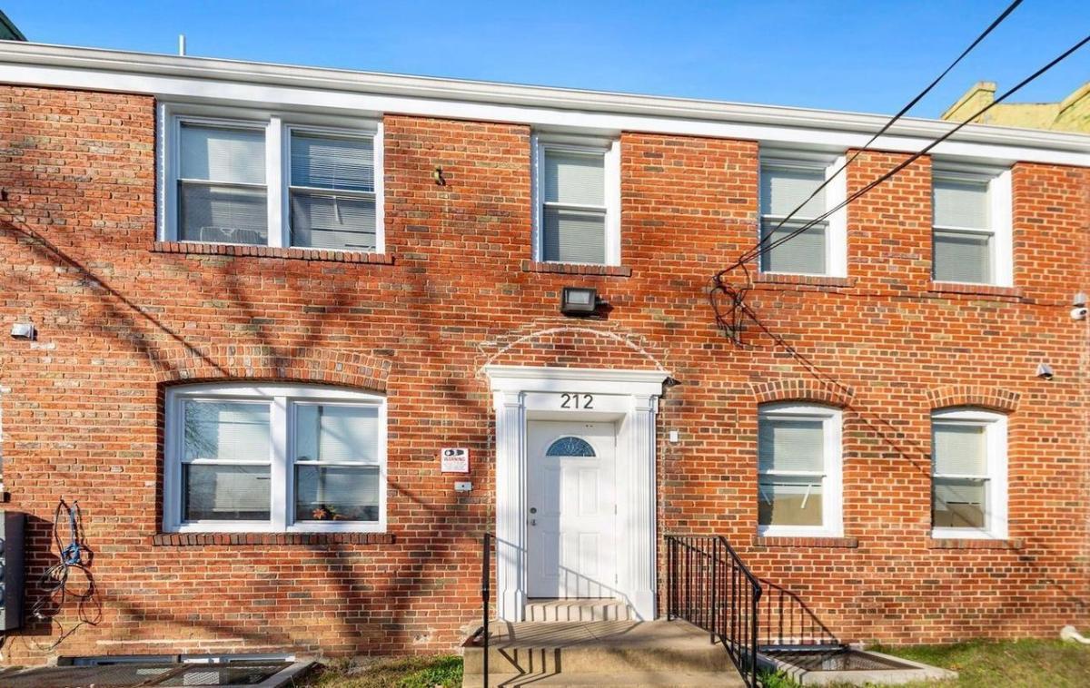 Building Photo - 212 Orange St SE