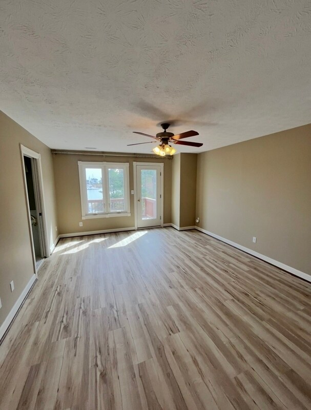 Building Photo - 367 Mainsail Dr