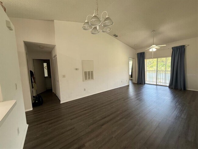 Building Photo - 13348 Fairway Glen Dr