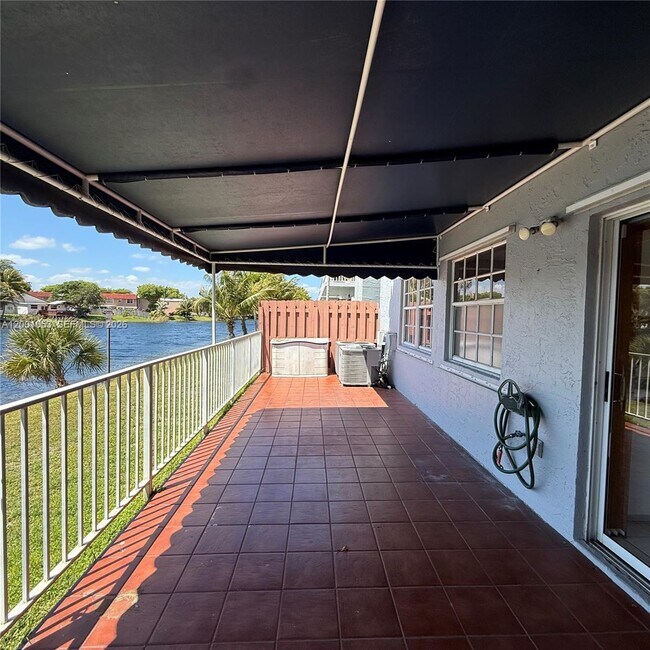 Building Photo - 6980 NW 173rd Dr