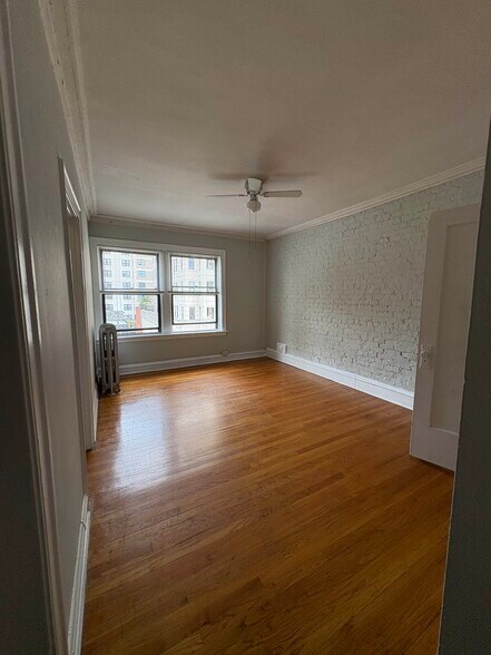 Building Photo - 1154 N Dearborn St