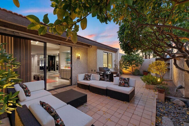 Building Photo - Mountain View Retreat in Palm Springs