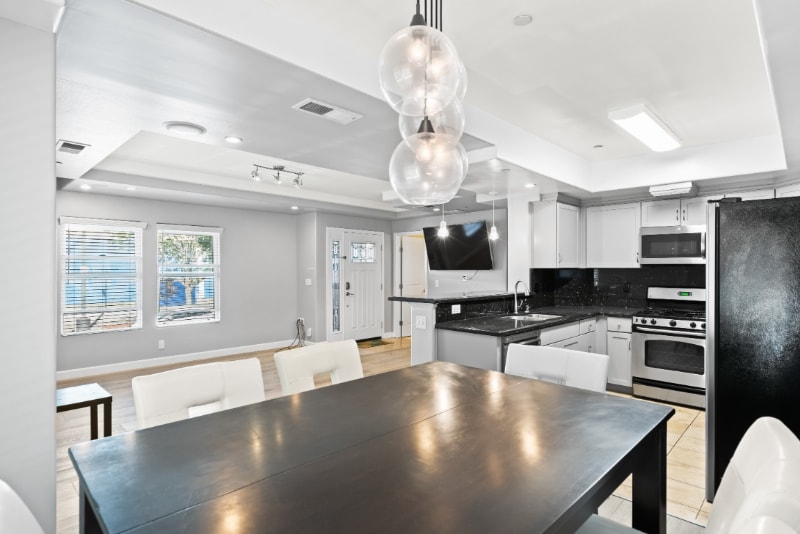 Building Photo - 108 Balbach St
