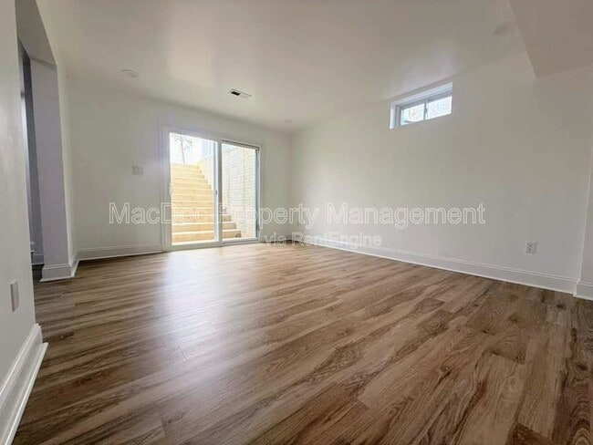 Building Photo - 10402 Laurel Ridge Way