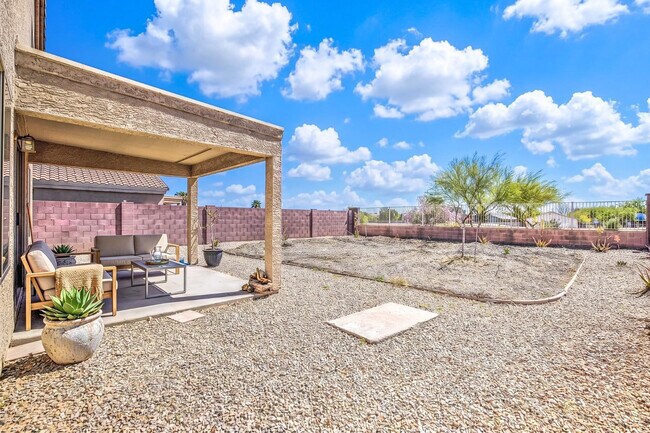 Building Photo - 24347 N Oasis Blvd