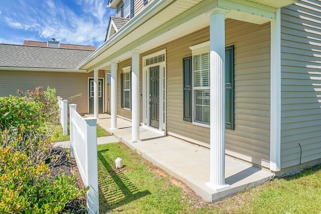 Building Photo - Lovely home in Summerville SC