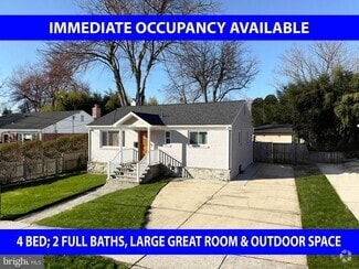 Building Photo - 4416 Hallet St