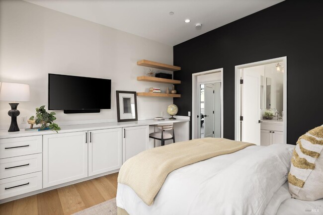 Building Photo - 987 Mark West Springs Rd