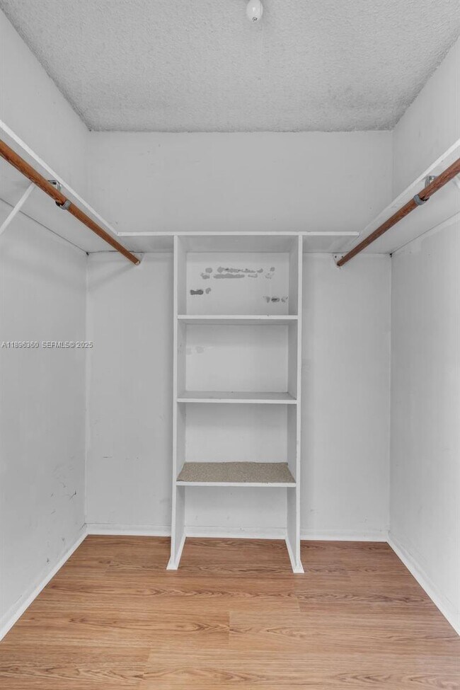 Building Photo - 13155 Ixora Ct