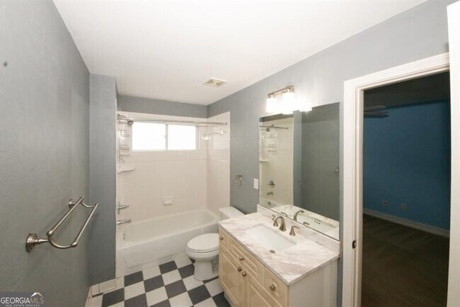 Building Photo - 1354 Brookhaven Village Cir NE