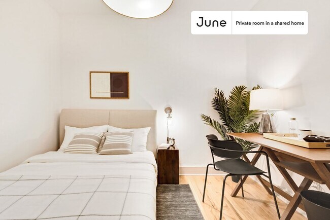 Building Photo - Room in Shared 4 bed/1 bath home