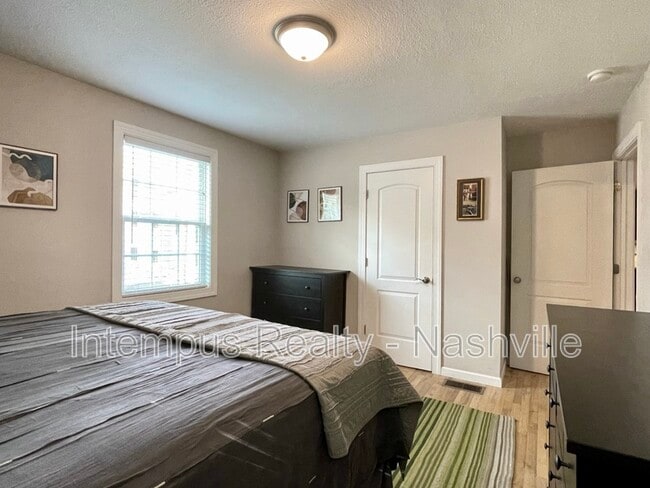 Building Photo - 120 Lucile St