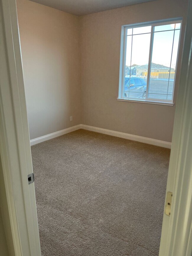 Building Photo - Newer home  in Spanish Springs