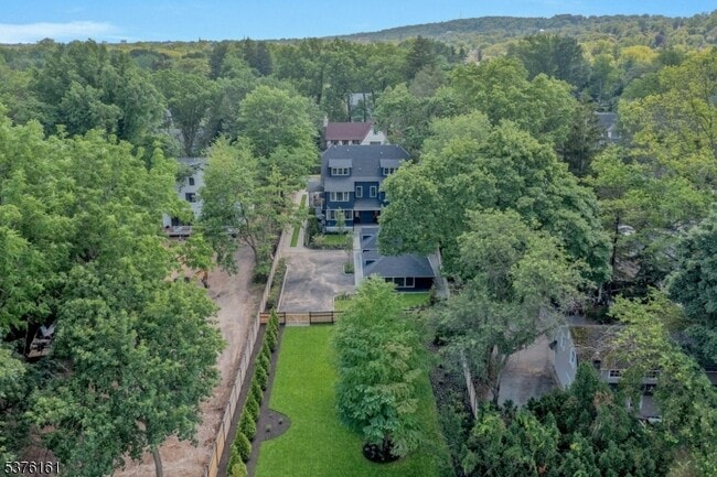 Building Photo - 84 Watchung Ave