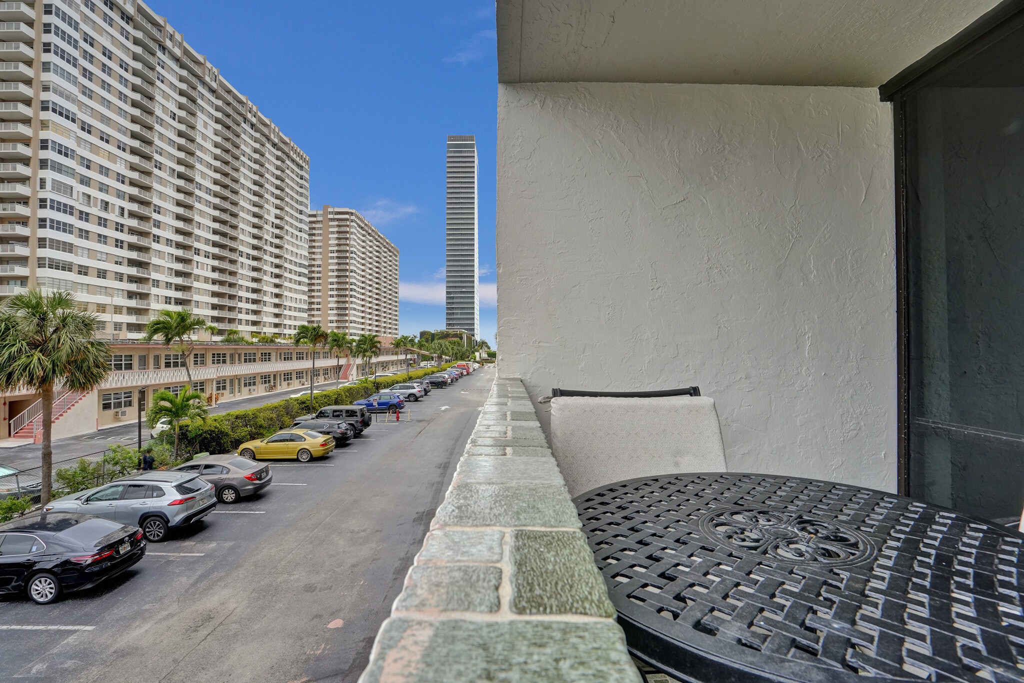 Building Photo - 2017 S Ocean Dr
