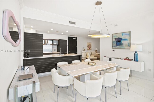 Building Photo - 200 Biscayne Blvd Way