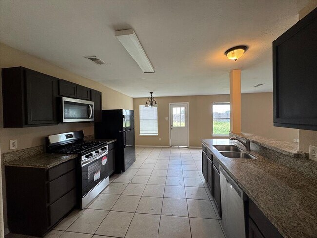 Building Photo - 15718 Colonial Bridge Ln