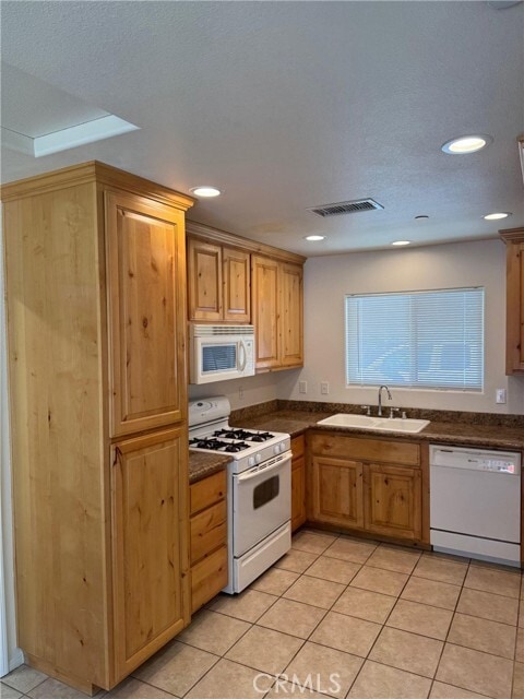 Building Photo - 55215 Airlane Dr