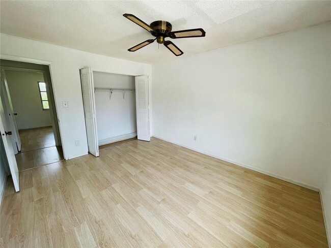 Building Photo - 3 Bedroom, 2.5 Bath home with upgraded kit...