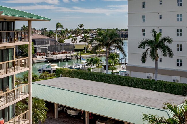 Building Photo - Tropical isle
