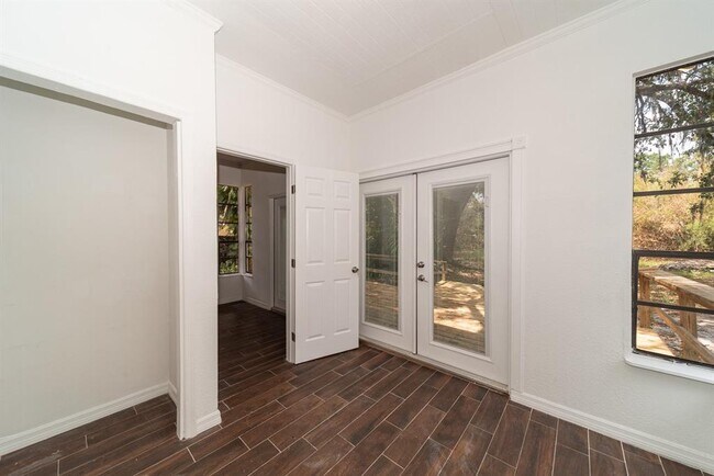 Building Photo - 6345 Hatcher Rd