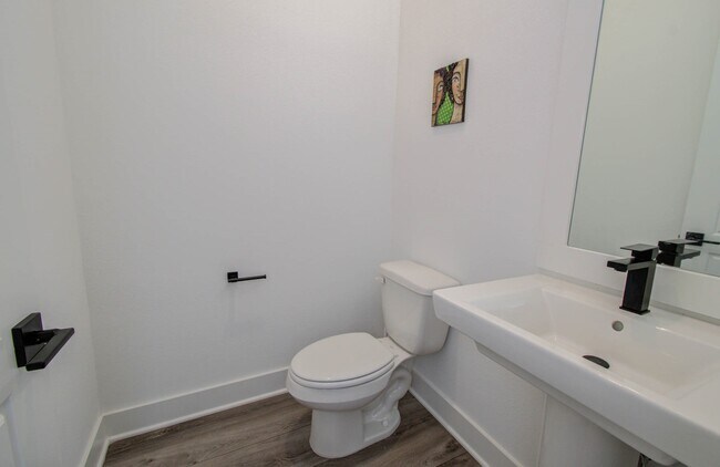 Building Photo - 970 Highland Sound Ln