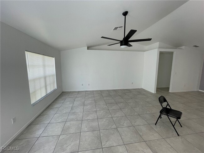 Building Photo - 1908 NE 7th Ave