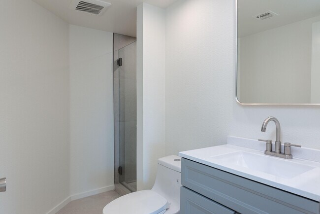 Building Photo - 35200 Cathedral Canyon Dr