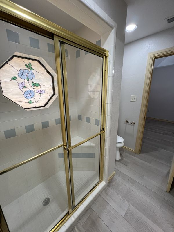 Building Photo - 121 E Jonquil Ave