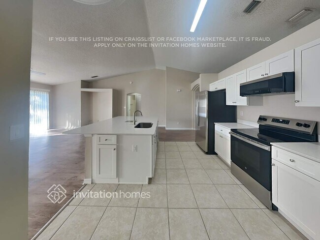 Building Photo - 5755 Fairbridge St