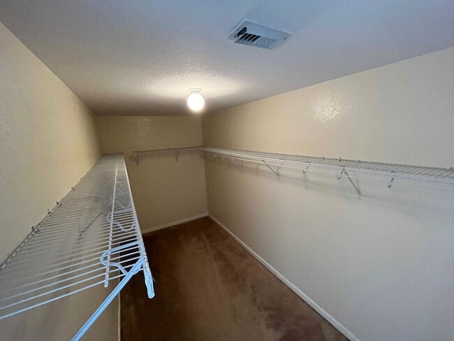 Building Photo - 15202 Lynford Crest Dr