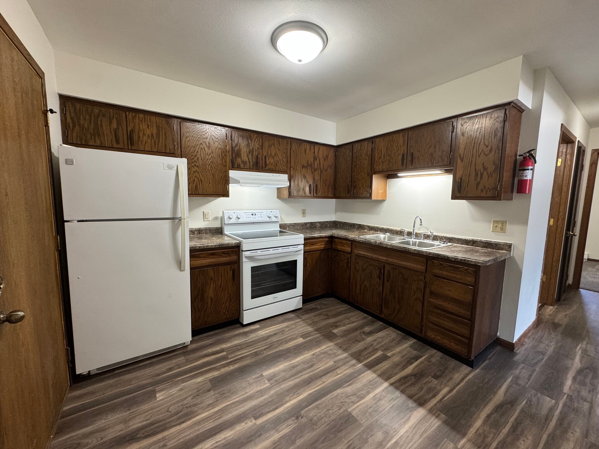 Unit 8 Kitchen - 919 Vernon St