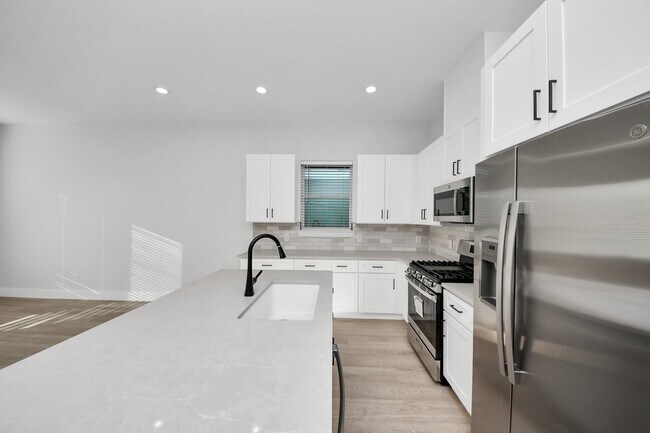 Building Photo - 8306 Comal St