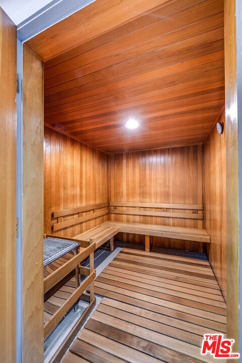 Building Photo - 2222 Ave of the Stars