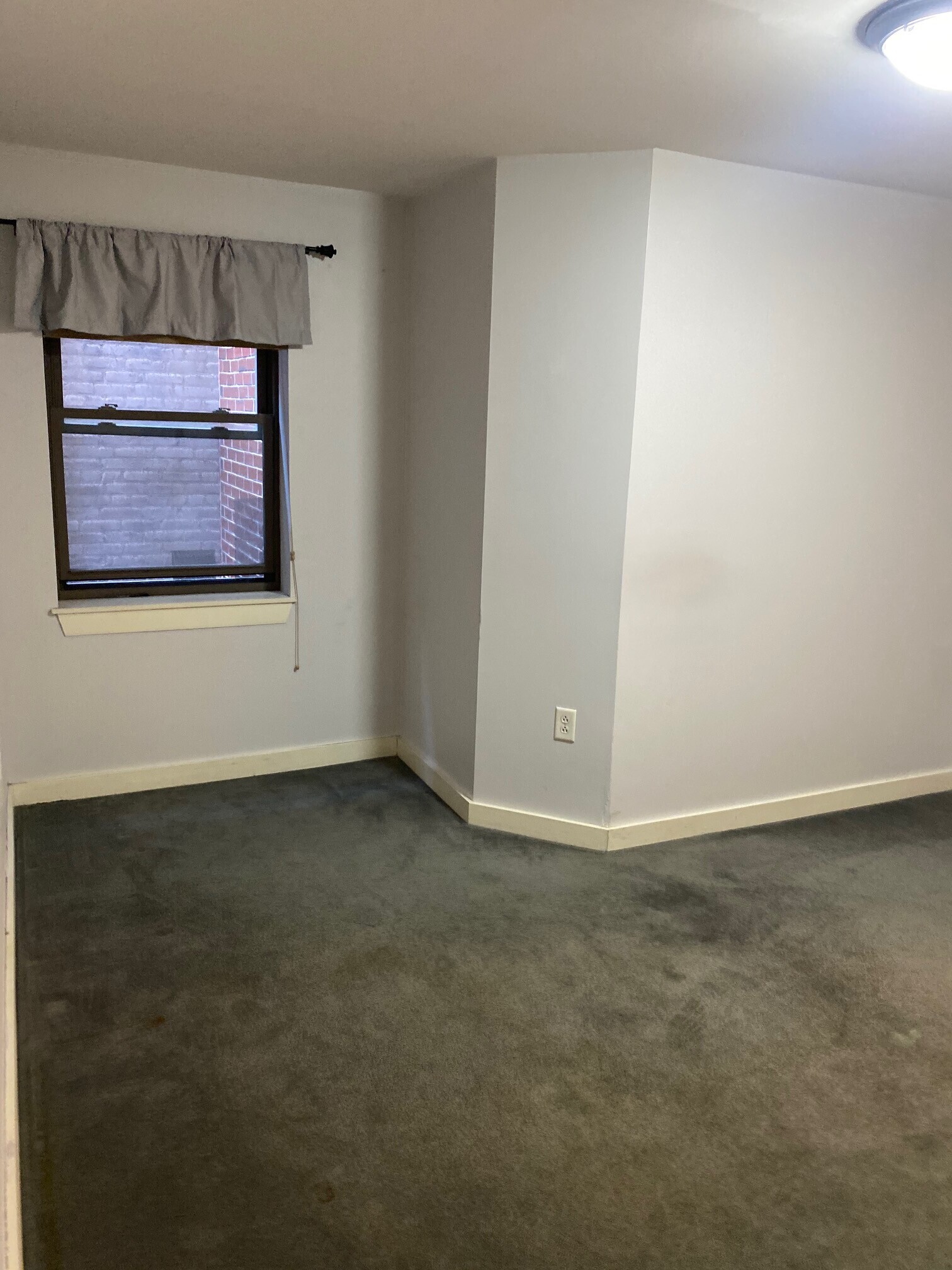 Building Photo - 534 Commonwealth Ave