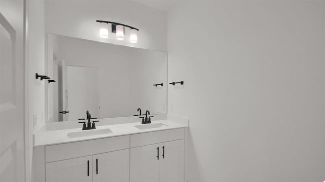 Building Photo - 2725 Woodall Dr
