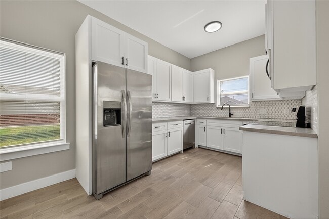 Building Photo - 8005 Sexton St