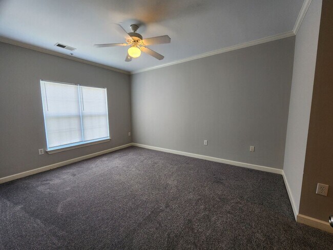 Building Photo - 2 Bedroom | 2 Bath Condo with Garage in Bellingham Park