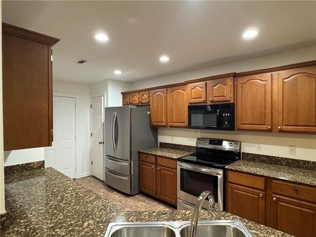 Building Photo - 285 Carrington Ave