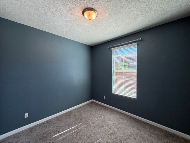 Building Photo - 4 Bedroom Single Story Home Available Near Golf Course Rd & Southern Blvd!
