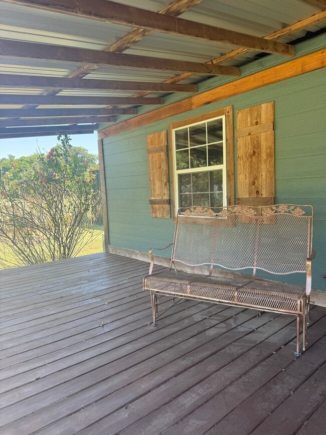 Building Photo - Beautiful 2 bedroom, 2.5 bath POOL home!!!!